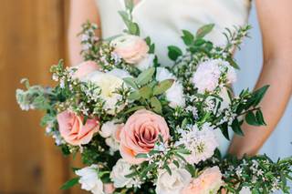 Mariana’s Floral Design - 5
