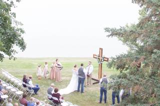 Lake Elsie Wedding Barn - 17