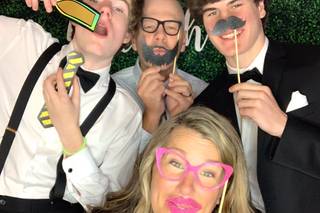 The Sleek Image Photo Booth - 12