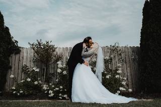 Lyman Harbor Waterfront Weddings - 10