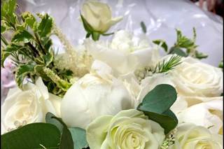 Nature's Best Floral & Boutique - 41