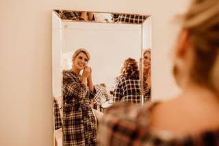 Gorgeous Locks and Makeup - 32