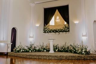 Bruce Wayne Florals - 57