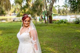 Nikki's Glitz And Glam Bridal Boutique - 14