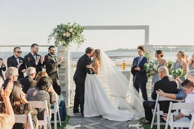 Newport Beach House: A Longwood Venue 2