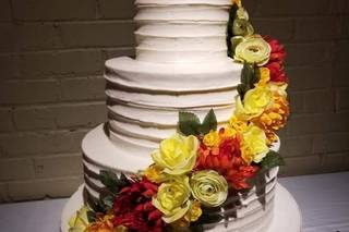 Creme De La Creme Cake Company - 16