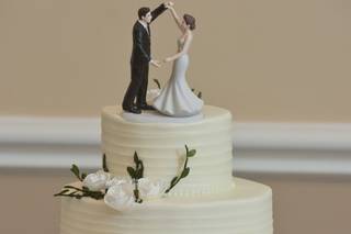 Sorellas Custom Cakes - 16