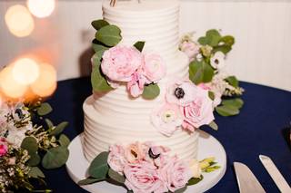 Sprinkles Custom Cakes - 19