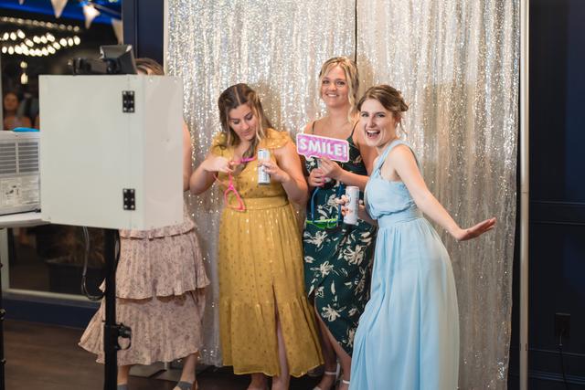 DMD3 Entertainment Lighting and PhotoBooth - 4