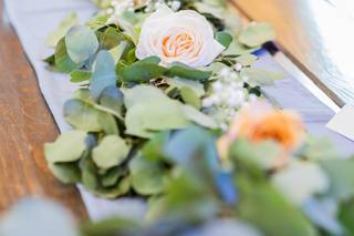 Morna Mae Floral & Design - 5