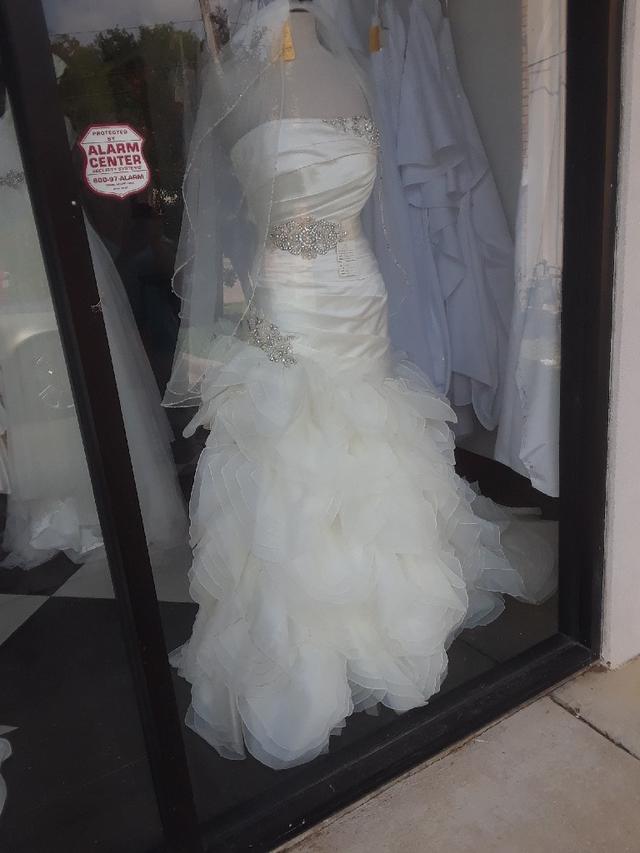 DG's Bridal and Formal Consignment - 1