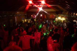 Full Moon Resort - 50