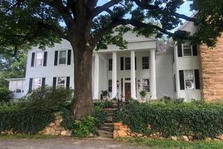 Black Horse Manor - 9