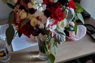 Charm's Floral of Asheville! - 9