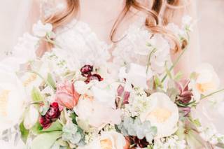 Lily and Juniper Blooms and Design - 7