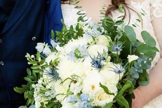 Sisters Floral Design Studio - 12