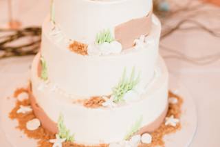 Bella's Custom Cakes - 12