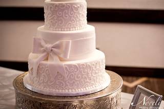 Holly's Cakes LLC - 36