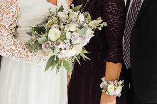 Lily and Juniper Blooms and Design - 14