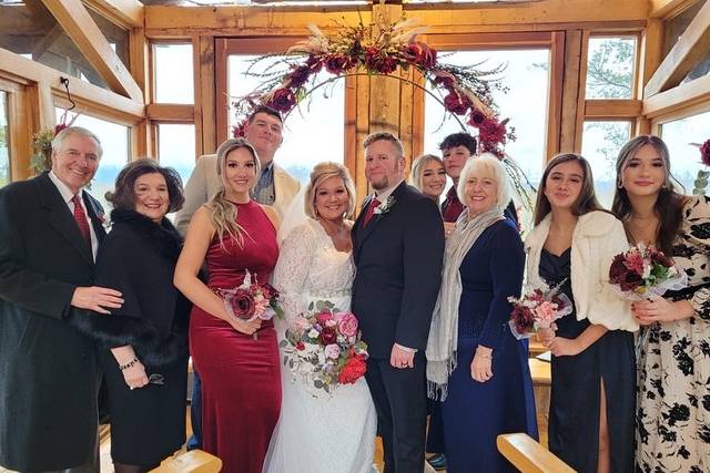 Nolichuckey Bluffs Bed & Breakfast Cabins & Wedding Venue 2