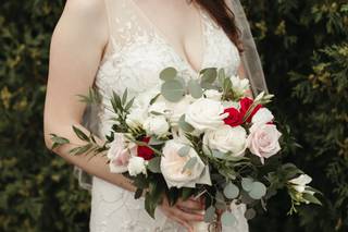 Hearts and Flowers Floral Design Studio - 9