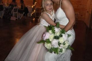 Serving Hands Weddings and Flowers - 19