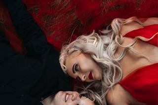 Small Red Thread Photography - 9