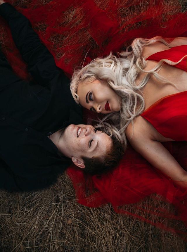 Small Red Thread Photography - 2