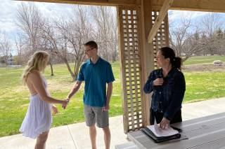 Officiant Amber 4