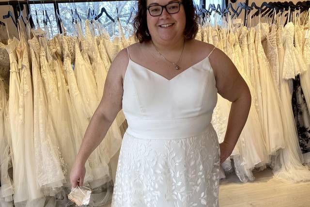 Della Curva has the best selection of plus size wedding dresses