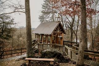 Nolichuckey Bluffs Bed & Breakfast Cabins & Wedding Venue - 10