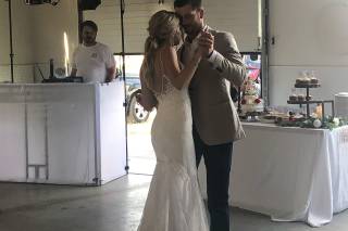 Kosmic Radio Entertainment Karaoke and DJ Services - 9