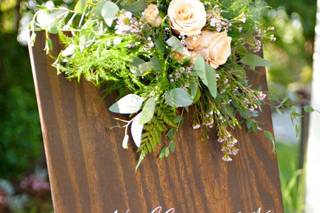 Pondeleks Florist & Gifts - 15