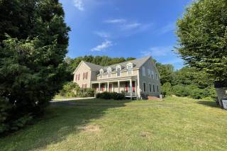 The Old Lantern Inn and Barn - 25
