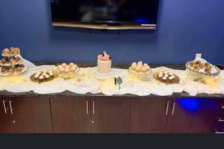 Ellie Bee Bakery - 9