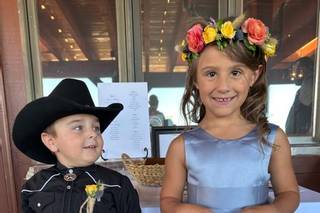 Daisy's Front Porch Flowers, Events & Creative Studio - 9