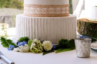 Above and Beyond Cakes - 14