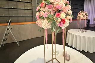 Dreyer House Florals - 18
