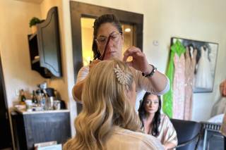 Mirror Mirror Salon & Bridal - 14