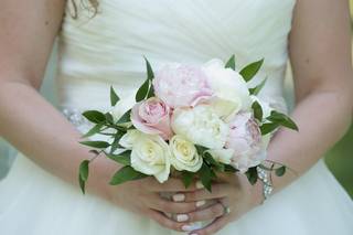 Clare's Corner Floral - 102