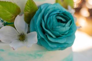 Everything Iced Cakes & Creamery - 8