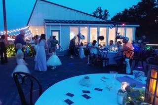 Bottomless Hot Tea & Dispenser - Lake Breeze Event Center