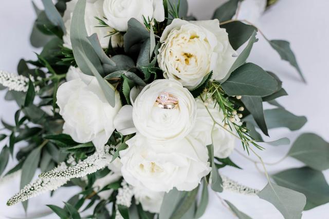 JULIA'S FLORIST, TUXEDOS & GIFT GALLERY - 1