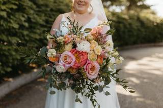 Distinct Florals Designs by Anne Marshall - 14