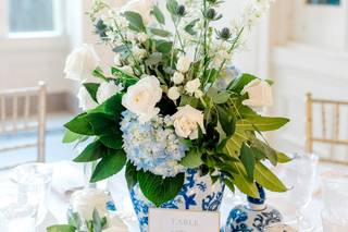 Bussey's Flowers, Gifts & Decor - 6