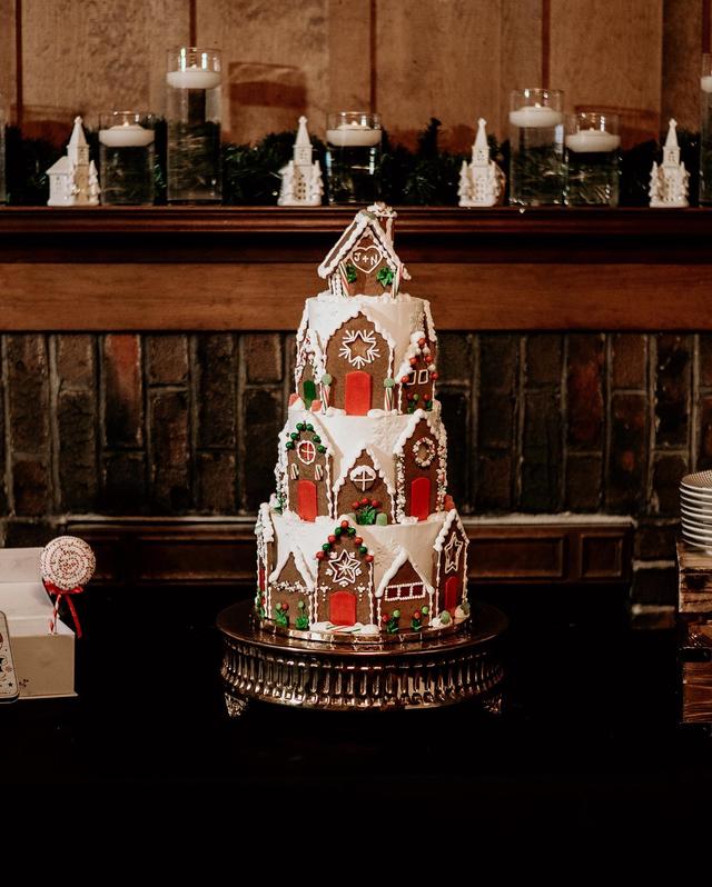 Happy Tiers Bakery - 1