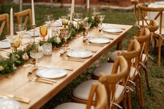 Mi Vintage - Farm Tables & Lounge Rentals - 23