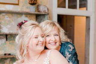 Southern Tease Luxury Hair & Makeup - 75