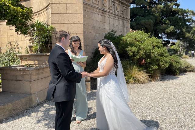 Lauren Vargas, Officiant 4