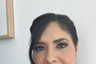 Lizzie Ibarra Hair & Airbrush Make-up Artist - 73